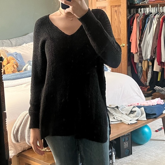 Universal Thread Women's Black V-Neck Sweater - Picture 3 of 4